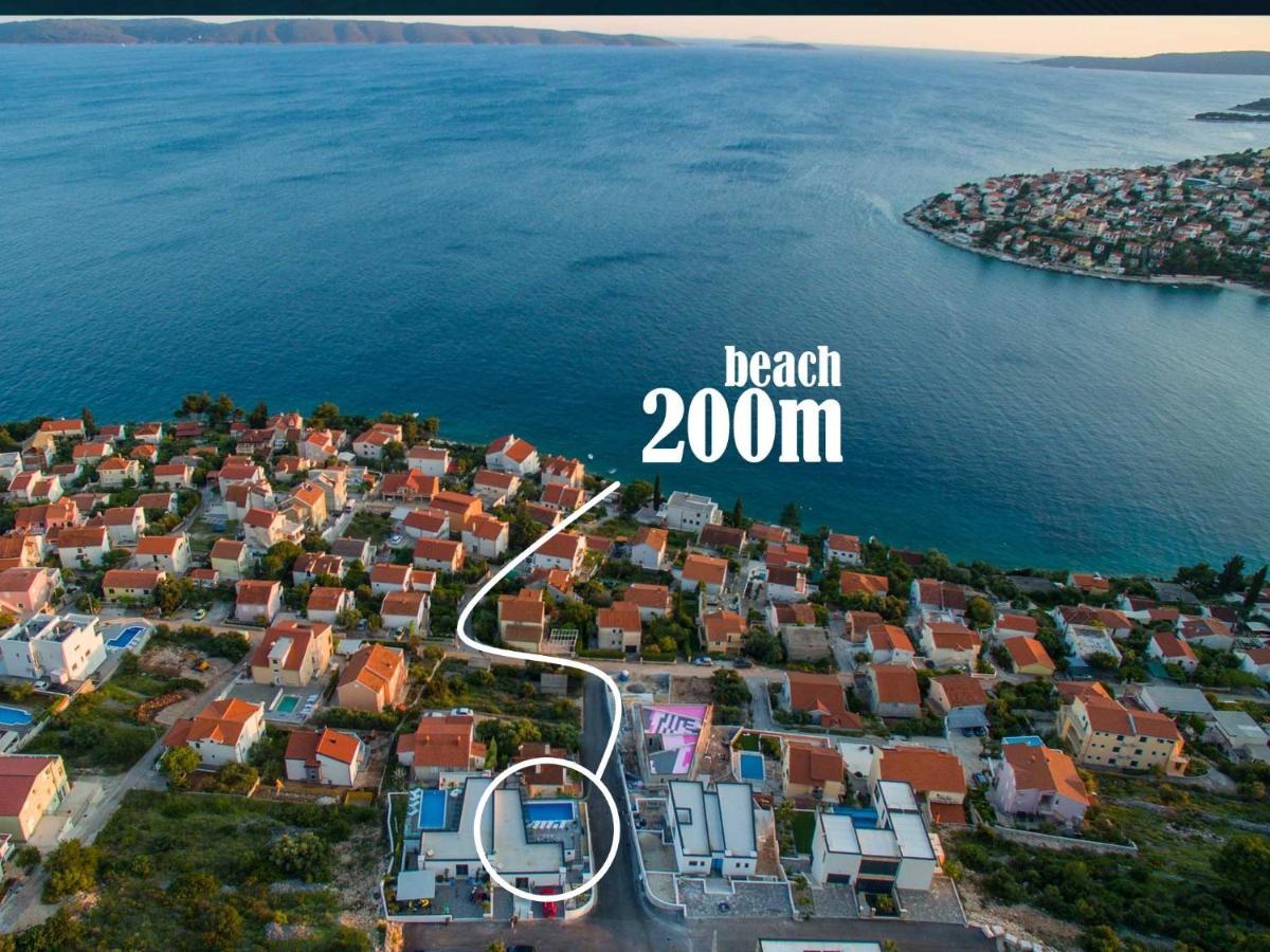 טרוגיר Holiday Home Olive Exclusive - 8 People, Heated Pool, Okrug Gornji, Sea View מראה חיצוני תמונה