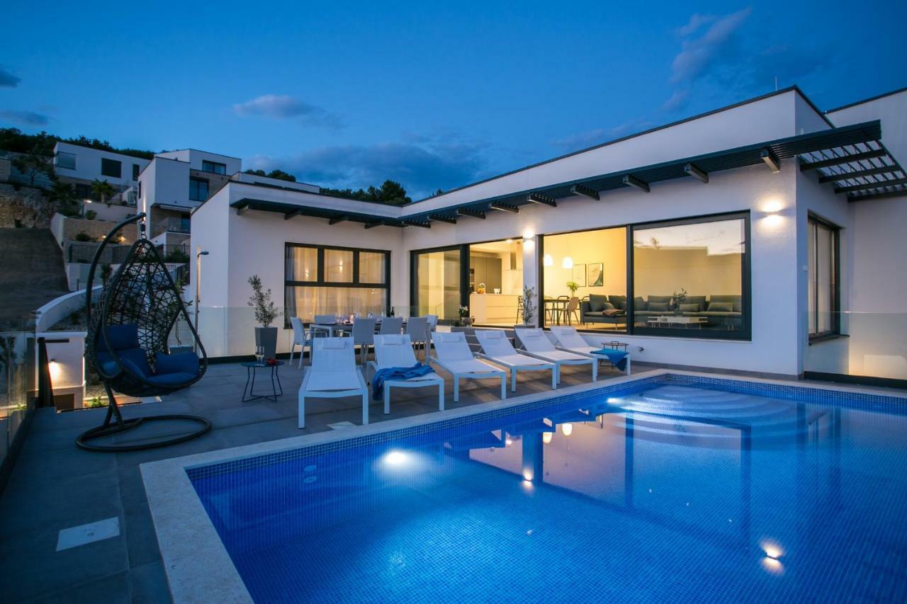 טרוגיר Holiday Home Olive Exclusive - 8 People, Heated Pool, Okrug Gornji, Sea View מראה חיצוני תמונה