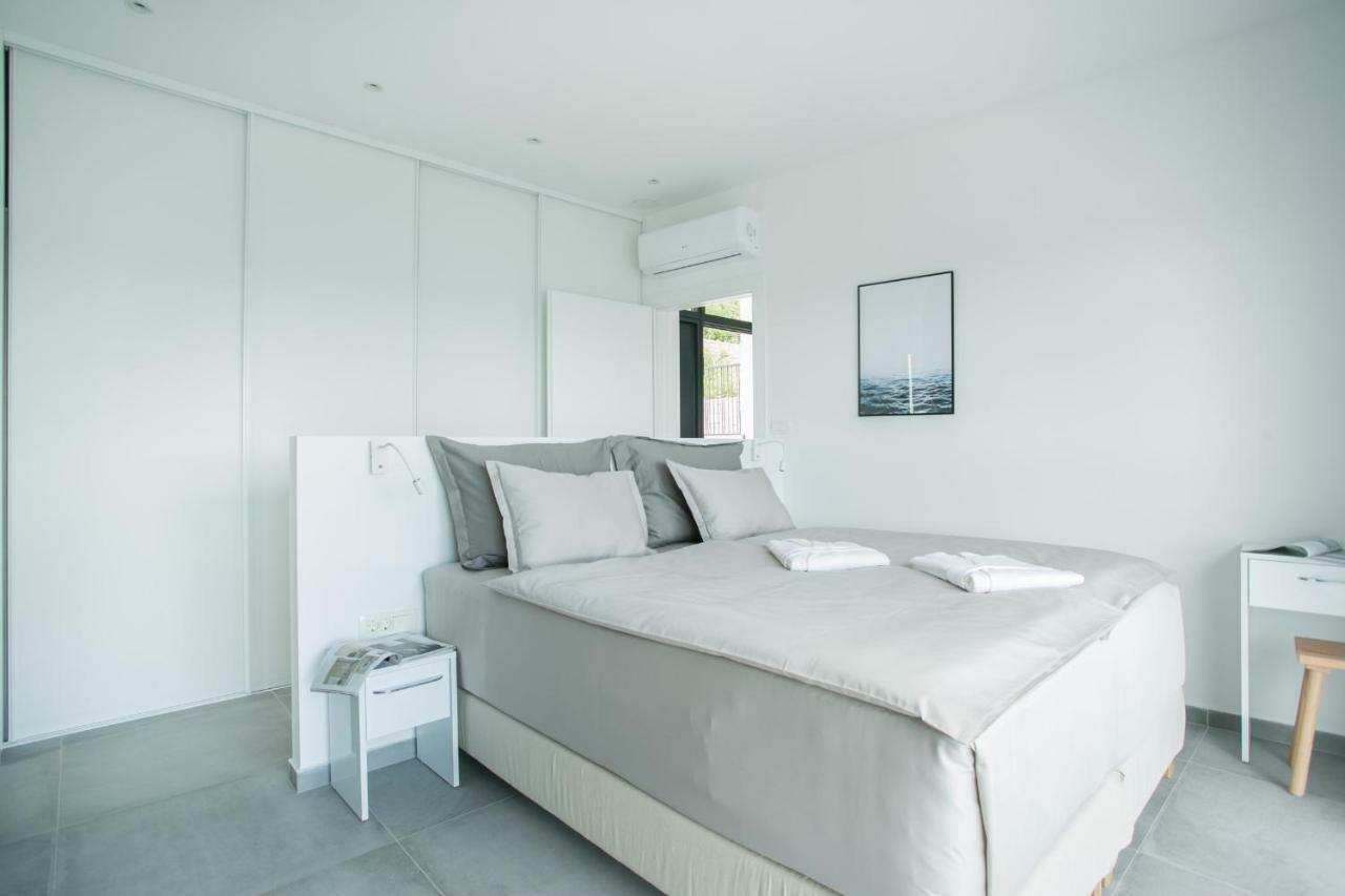 טרוגיר Holiday Home Olive Exclusive - 8 People, Heated Pool, Okrug Gornji, Sea View מראה חיצוני תמונה