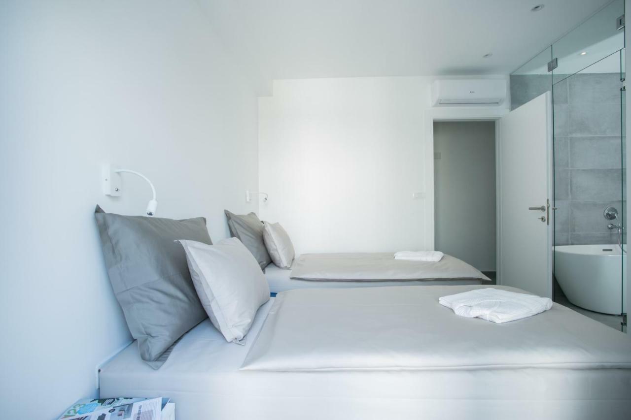 טרוגיר Holiday Home Olive Exclusive - 8 People, Heated Pool, Okrug Gornji, Sea View מראה חיצוני תמונה
