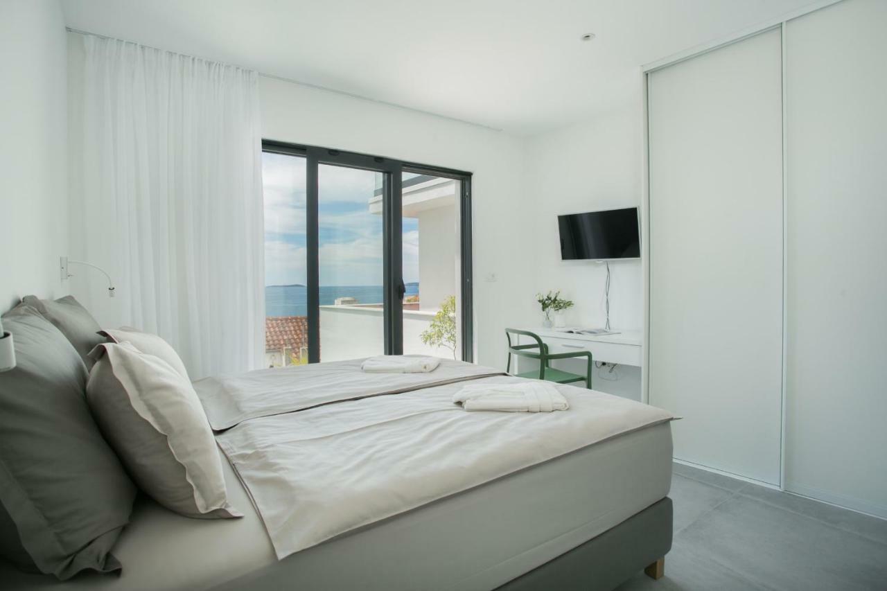 טרוגיר Holiday Home Olive Exclusive - 8 People, Heated Pool, Okrug Gornji, Sea View מראה חיצוני תמונה