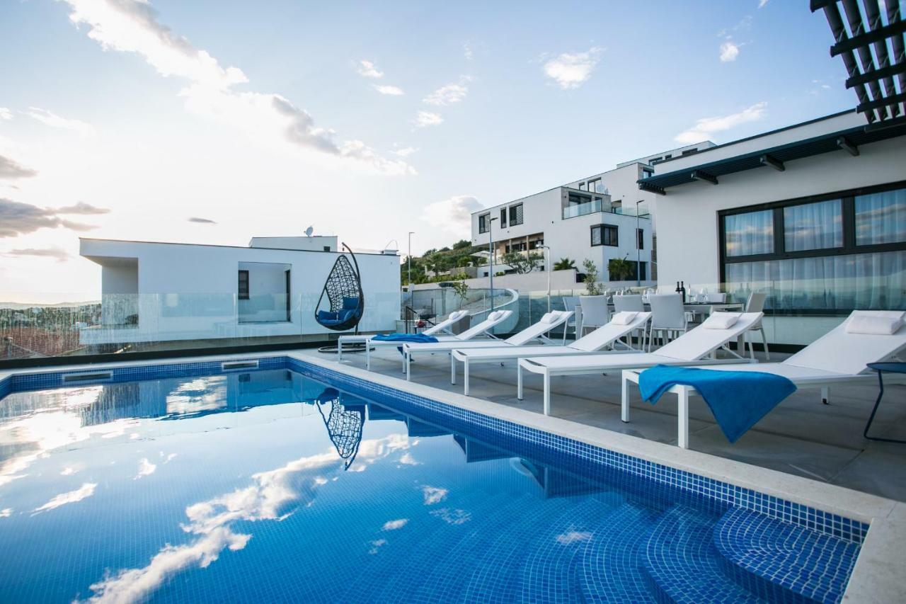 טרוגיר Holiday Home Olive Exclusive - 8 People, Heated Pool, Okrug Gornji, Sea View מראה חיצוני תמונה
