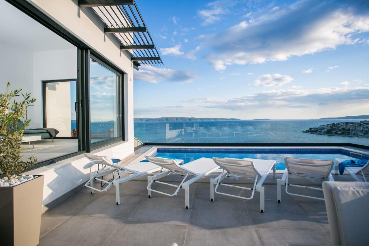 טרוגיר Holiday Home Olive Exclusive - 8 People, Heated Pool, Okrug Gornji, Sea View מראה חיצוני תמונה
