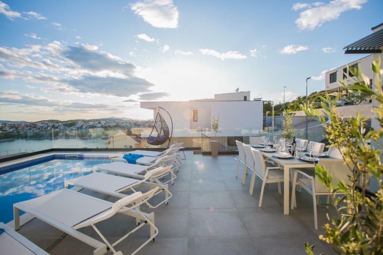 טרוגיר Holiday Home Olive Exclusive - 8 People, Heated Pool, Okrug Gornji, Sea View מראה חיצוני תמונה