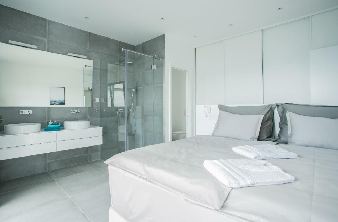 טרוגיר Holiday Home Olive Exclusive - 8 People, Heated Pool, Okrug Gornji, Sea View מראה חיצוני תמונה