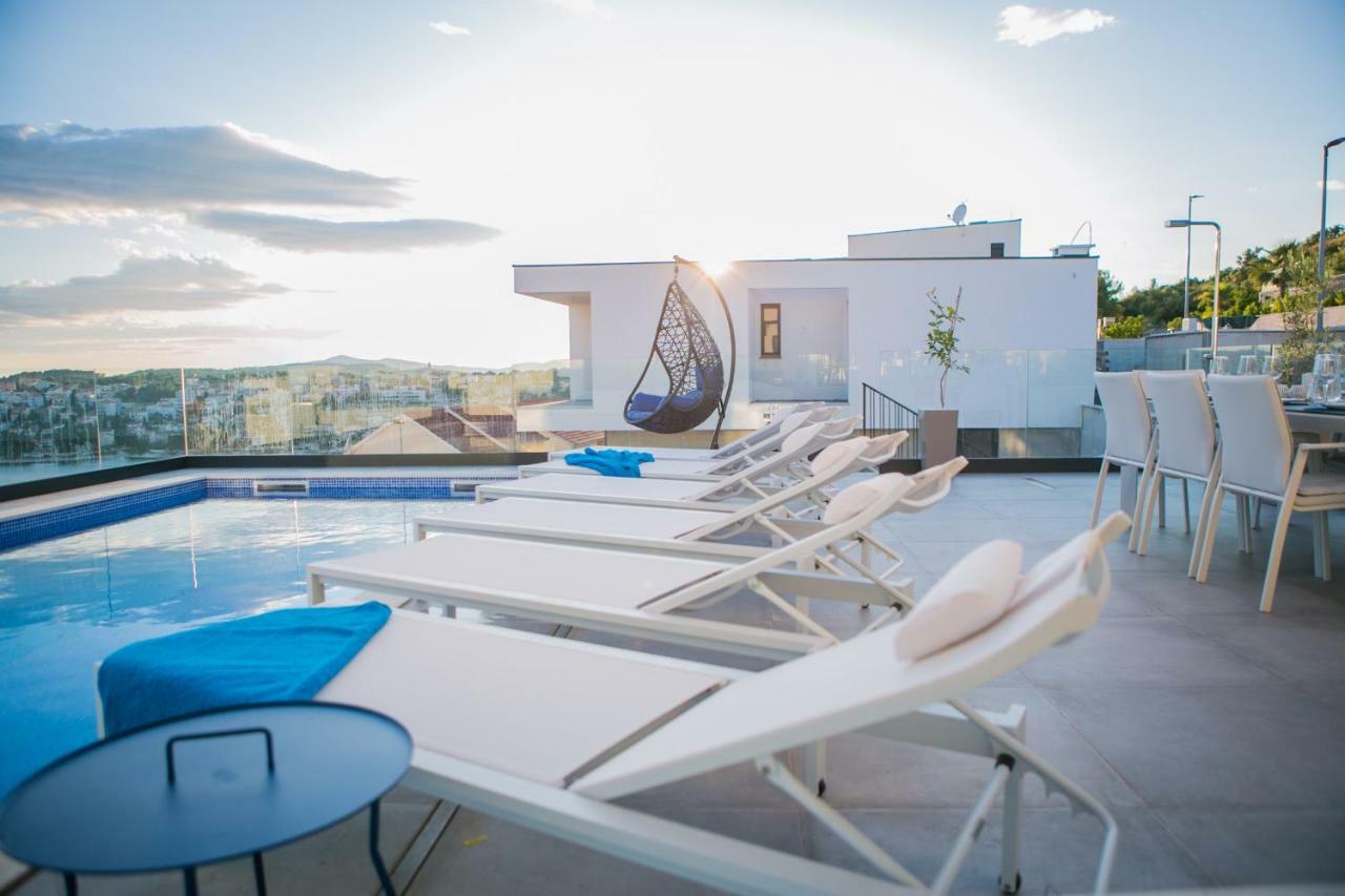 טרוגיר Holiday Home Olive Exclusive - 8 People, Heated Pool, Okrug Gornji, Sea View מראה חיצוני תמונה