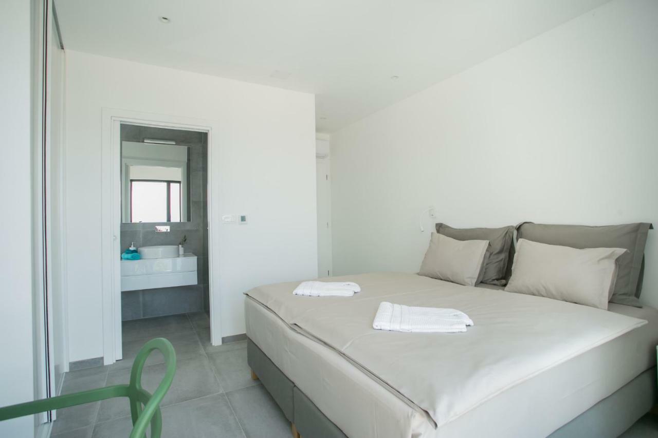 טרוגיר Holiday Home Olive Exclusive - 8 People, Heated Pool, Okrug Gornji, Sea View מראה חיצוני תמונה