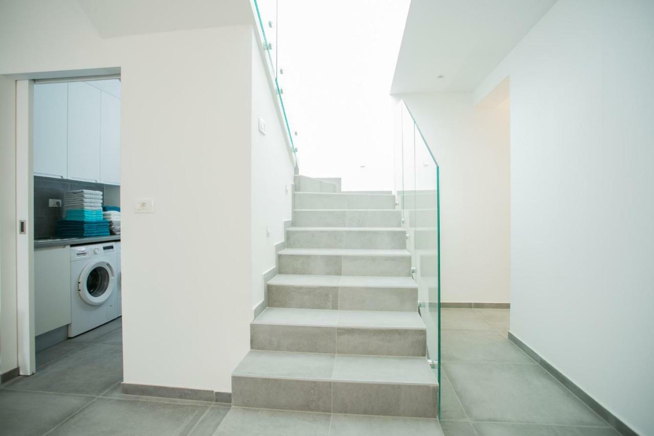 טרוגיר Holiday Home Olive Exclusive - 8 People, Heated Pool, Okrug Gornji, Sea View מראה חיצוני תמונה