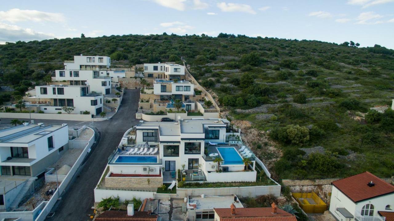 טרוגיר Holiday Home Olive Exclusive - 8 People, Heated Pool, Okrug Gornji, Sea View מראה חיצוני תמונה